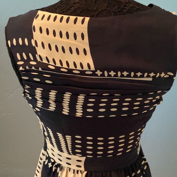 Beautiful Leifsdottir silk dress- size 6, worn once- bought at Anthropologie - Picture 4 of 8